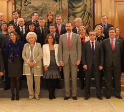Fotografía de grupo de Don Felipe con el Patronato de la Fundación Madrid 2020